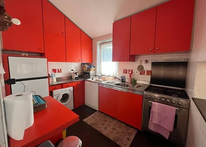 Casa Fronte Con Piscina Angera