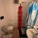 Feriehus Casa Fronte Con Piscina Angera