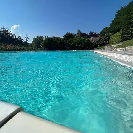 Ferienhaus Casa Fronte Con Piscina Angera