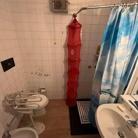 펜션 Casa Fronte Con Piscina 안게라
