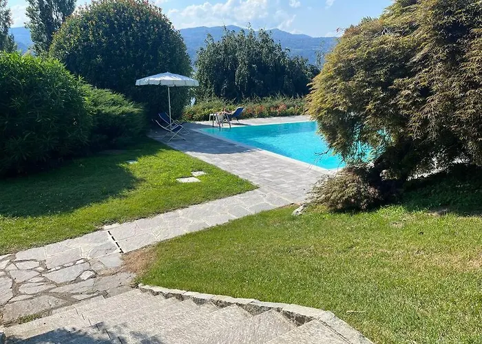 Casa Fronte Con Piscina 펜션