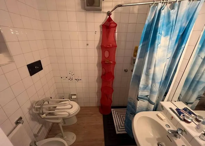 度假居 Casa Fronte Con Piscina 安杰拉