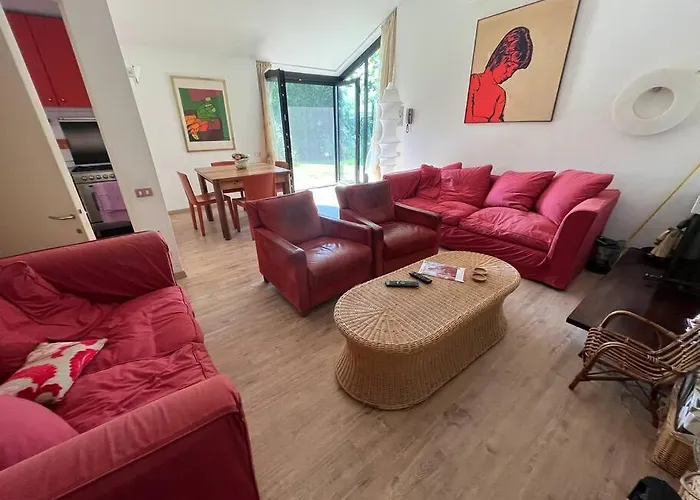 度假居 Casa Fronte Con Piscina 安杰拉