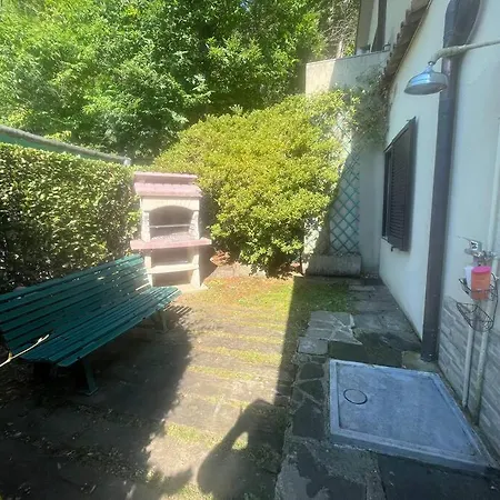 Hébergement de vacances Casa Fronte Con Piscina Angera