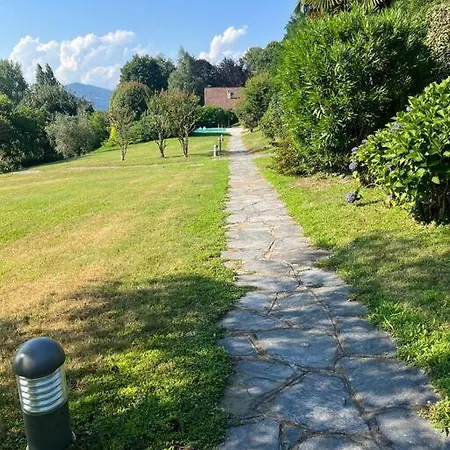 Casa Fronte Con Piscina