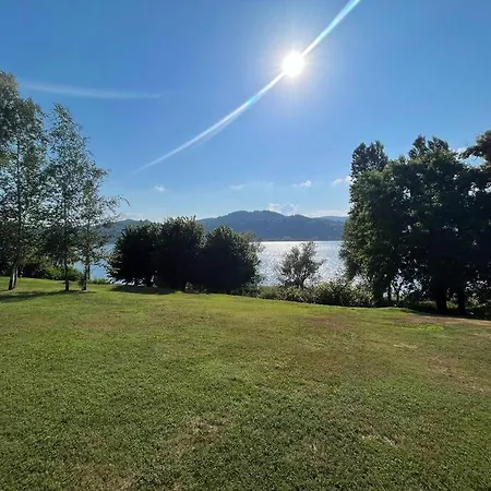 Casa Fronte Con Piscina Hébergement de vacances *