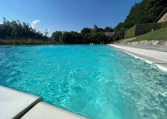 Prázdninový dům Casa Fronte Con Piscina Angera