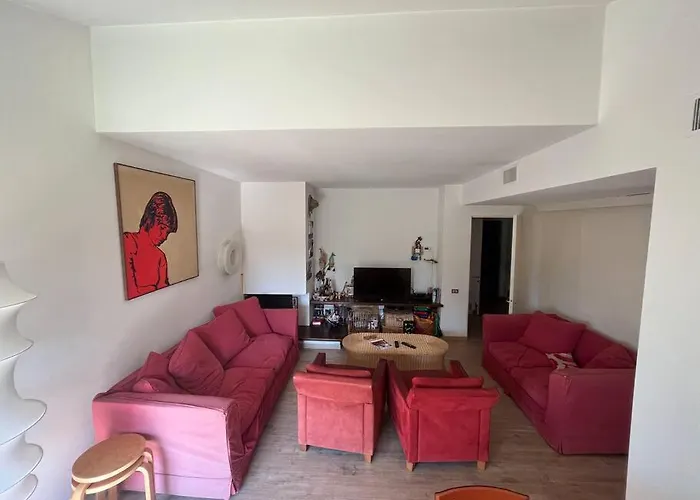 Casa Fronte Con Piscina Angera