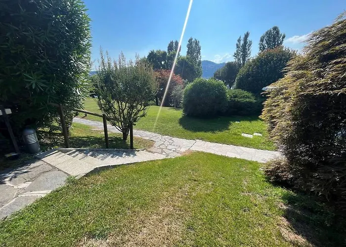 Casa Fronte Con Piscina * Angera